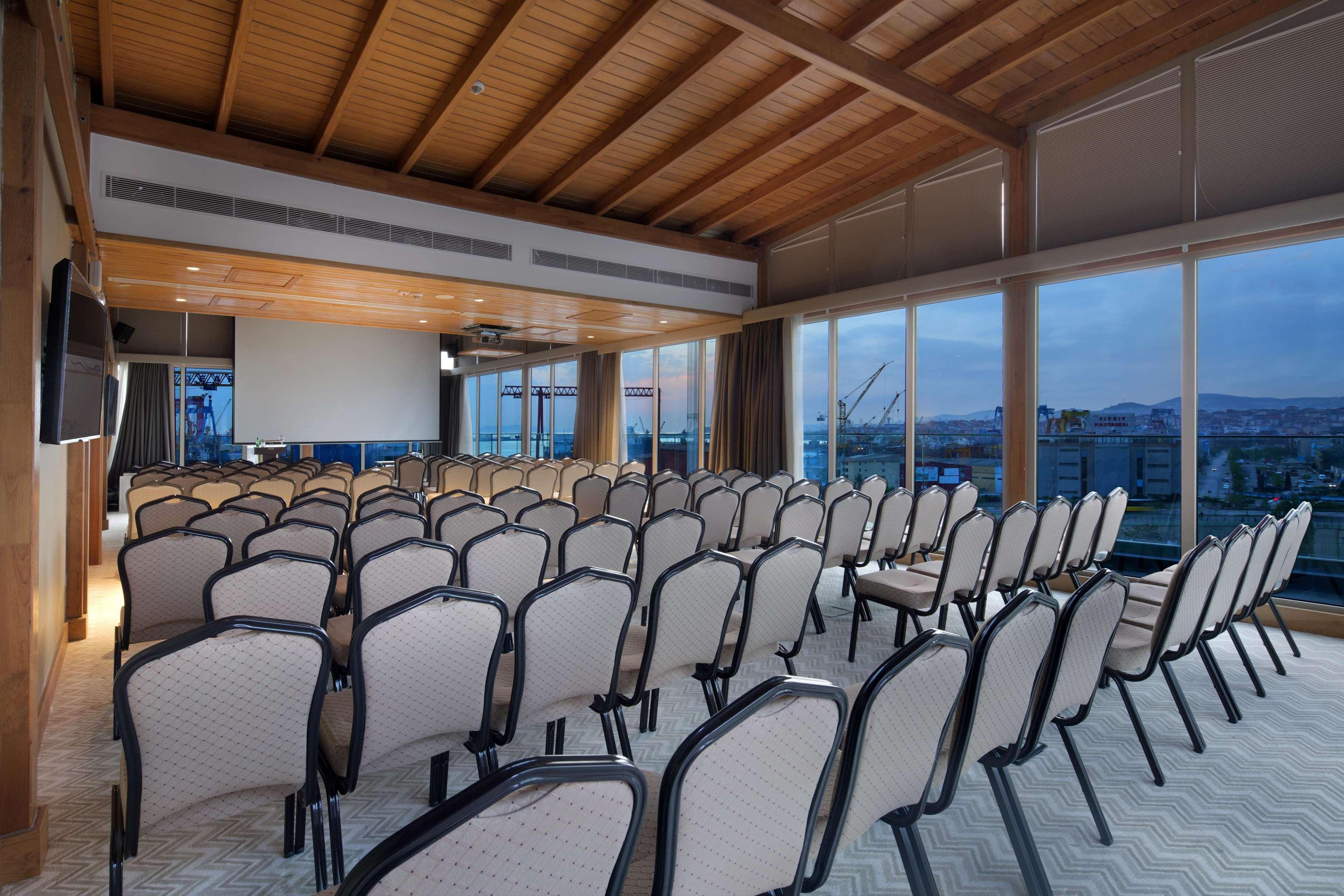 Doubletree By Hilton Hotel Istanbul - Tuzla Экстерьер фото