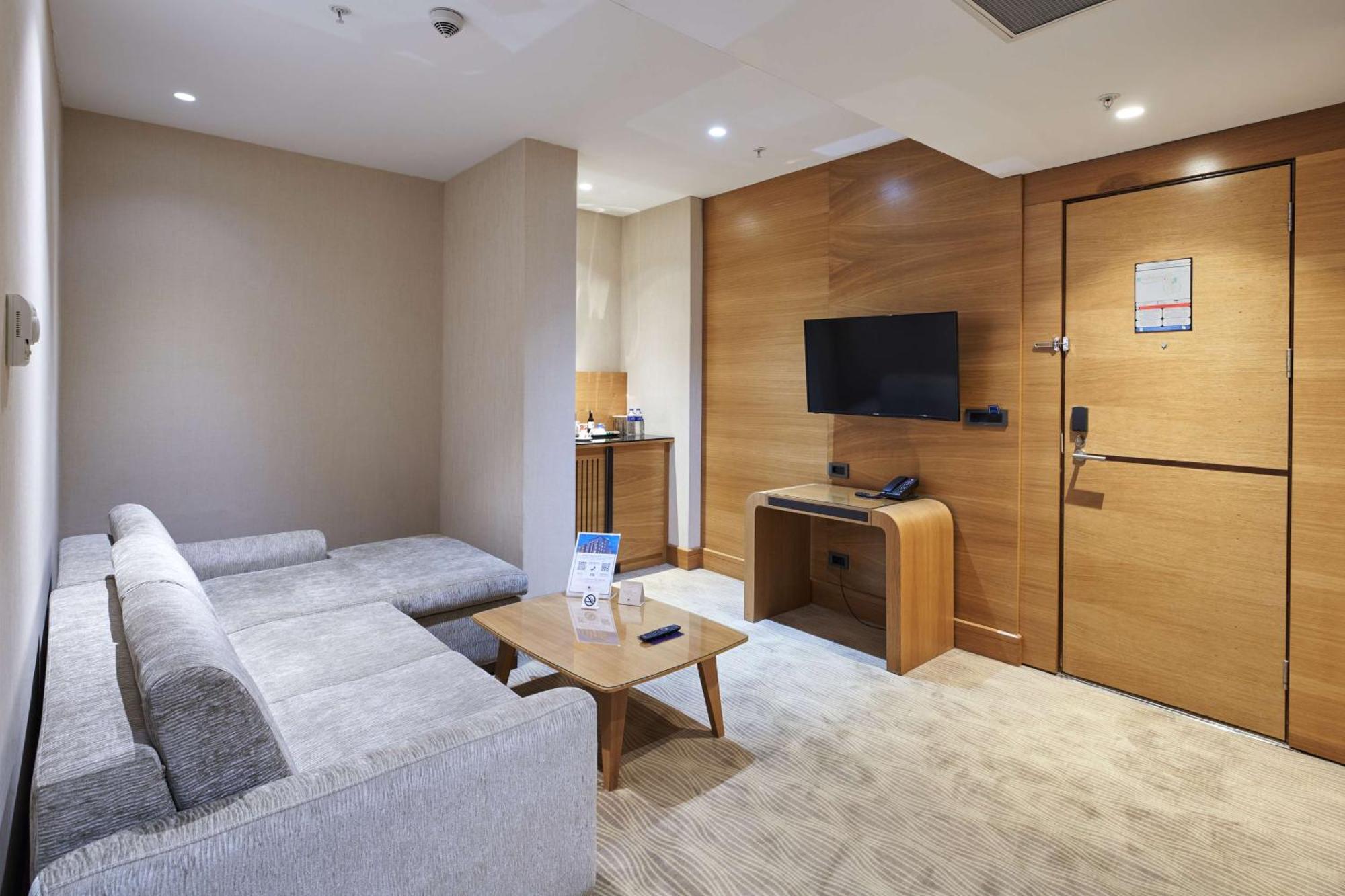 Doubletree By Hilton Hotel Istanbul - Tuzla Экстерьер фото