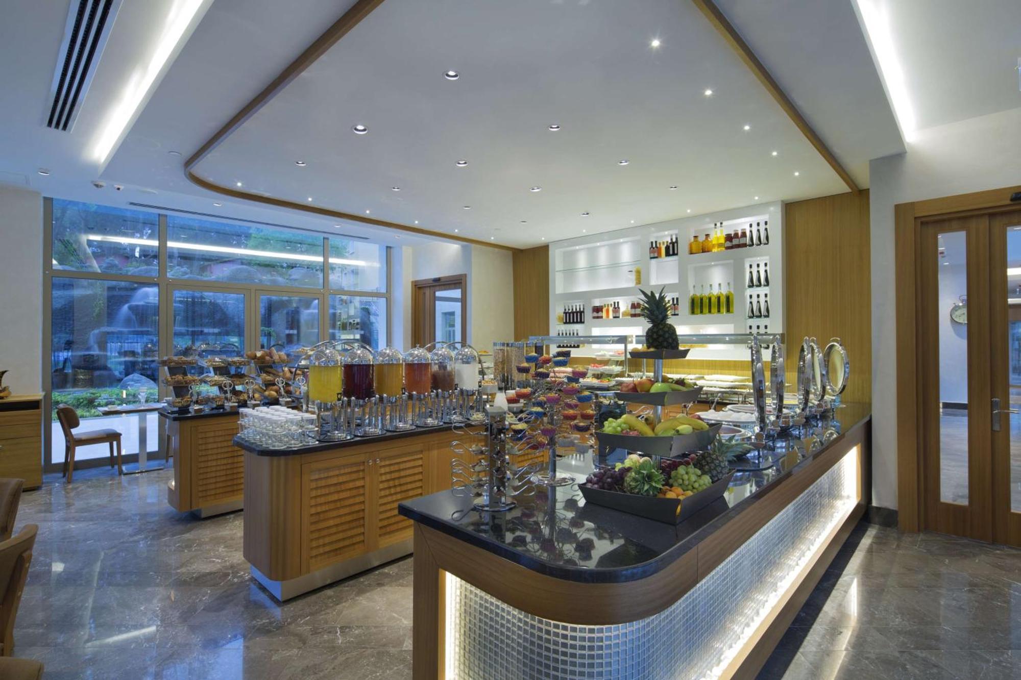 Doubletree By Hilton Hotel Istanbul - Tuzla Экстерьер фото
